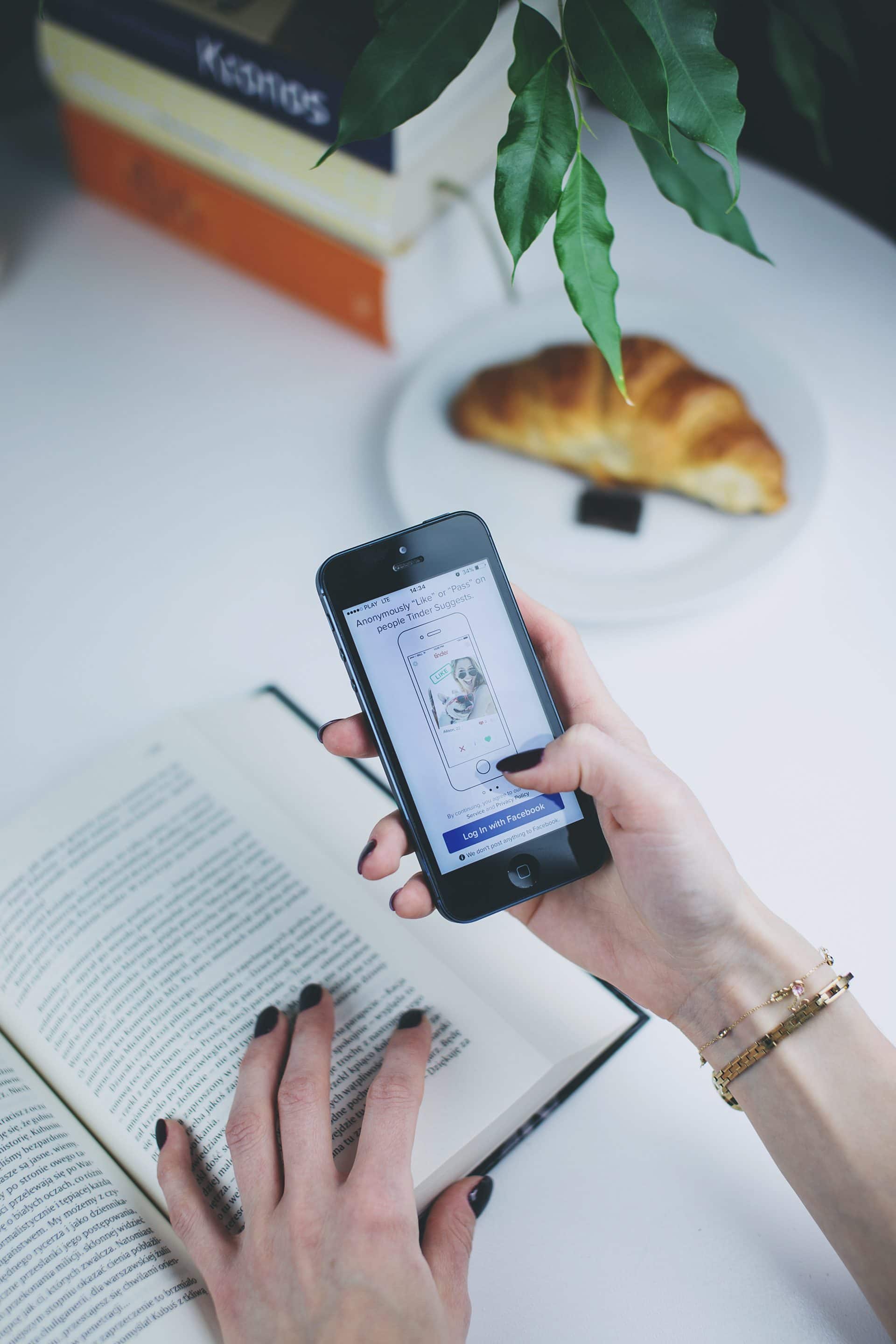 smartphone social media